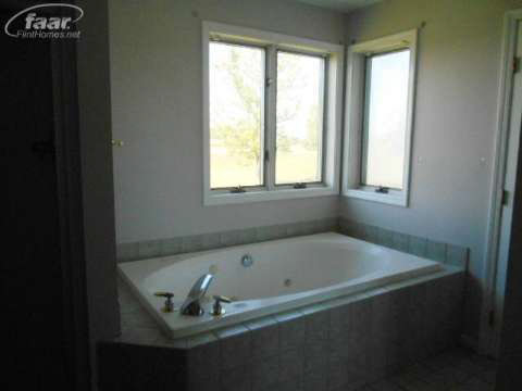 2030 Duffield Road Flushing, MI 48433 - Photo 13 of 22 20375416-12.JPG