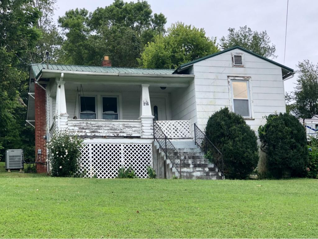 216 Riverview Road Bristol, TN 37620 - Photo 1 of 16 Photo 1