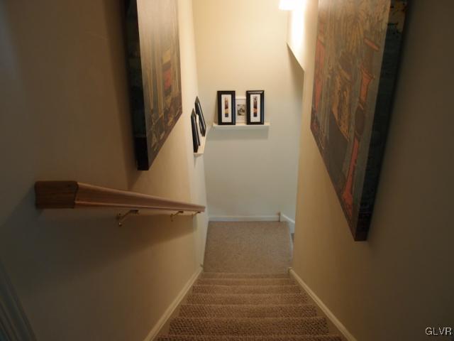 5959 Memorial Road Allentown, PA 18104 - Photo 15 of 43 Stairway