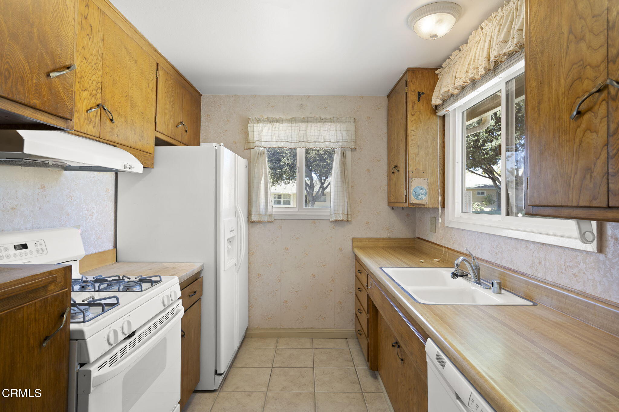 2272 Heather Street Simi Valley, CA 93065 - Photo 13 of 39 13-web-or-mls-Upmarketmedia_2272Hea-63