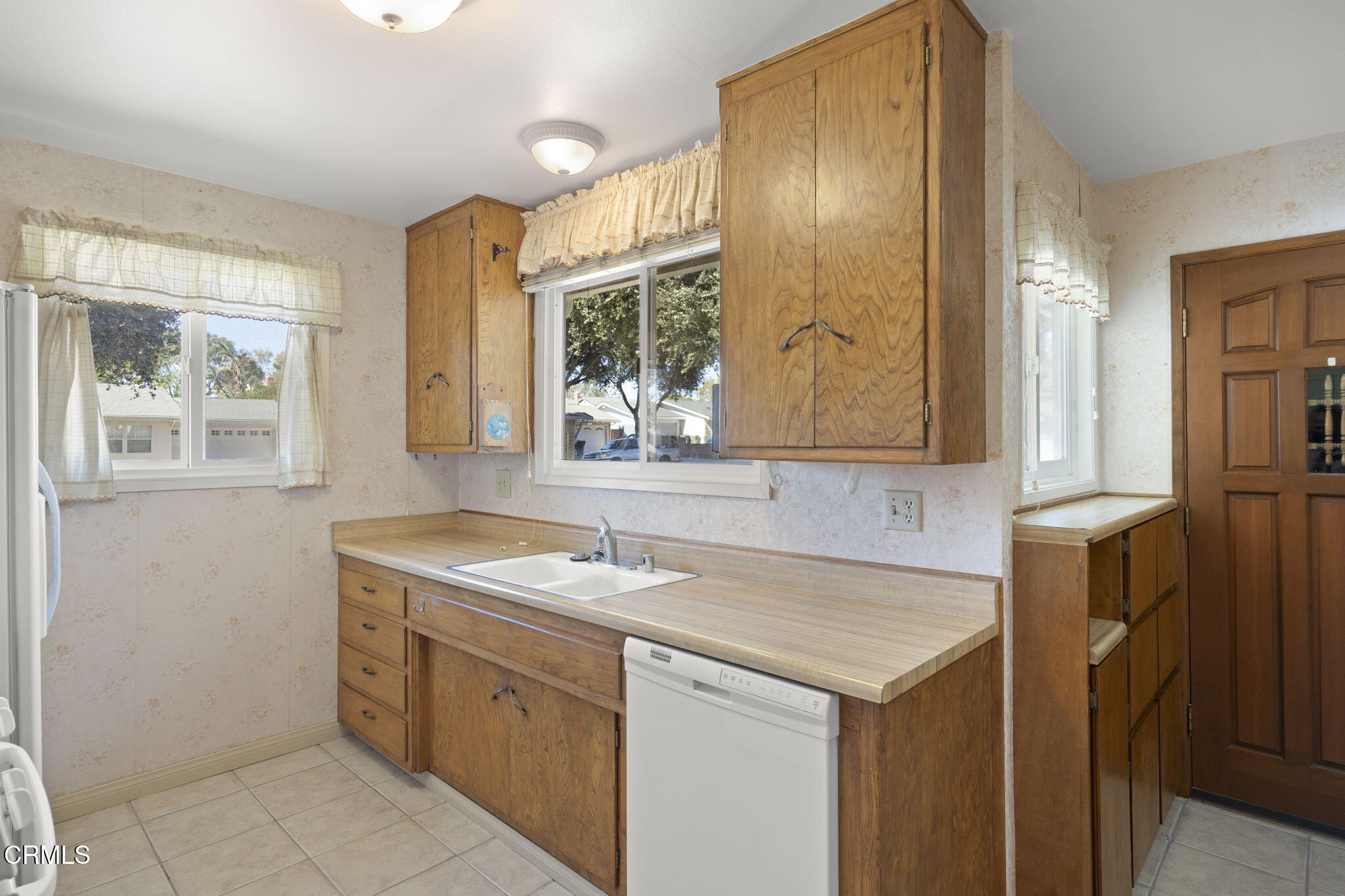2272 Heather Street Simi Valley, CA 93065 - Photo 14 of 39 14-web-or-mls-Upmarketmedia_2272Hea-69
