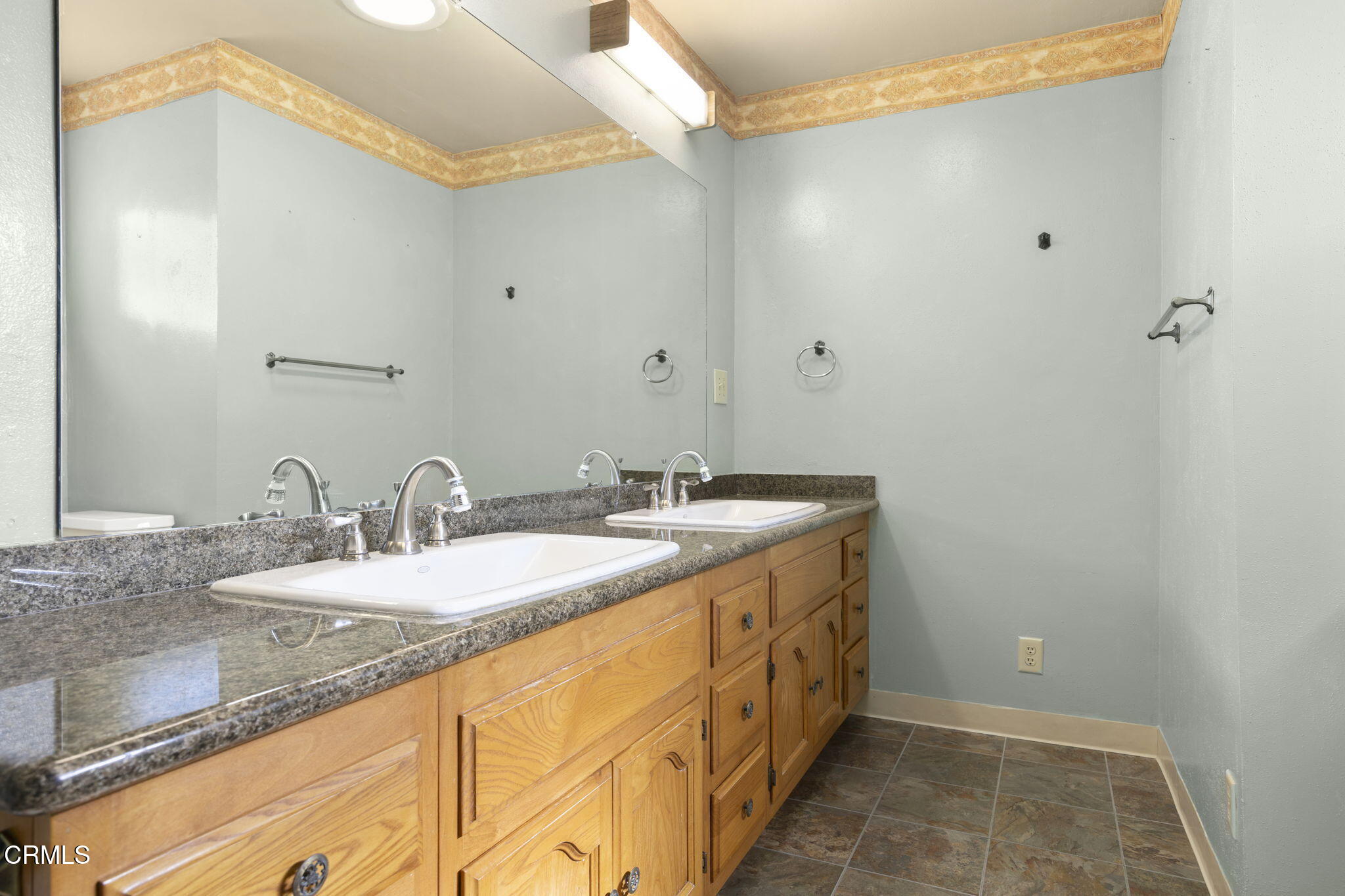 2272 Heather Street Simi Valley, CA 93065 - Photo 22 of 39 22-web-or-mls-Upmarketmedia_2272Hea-105