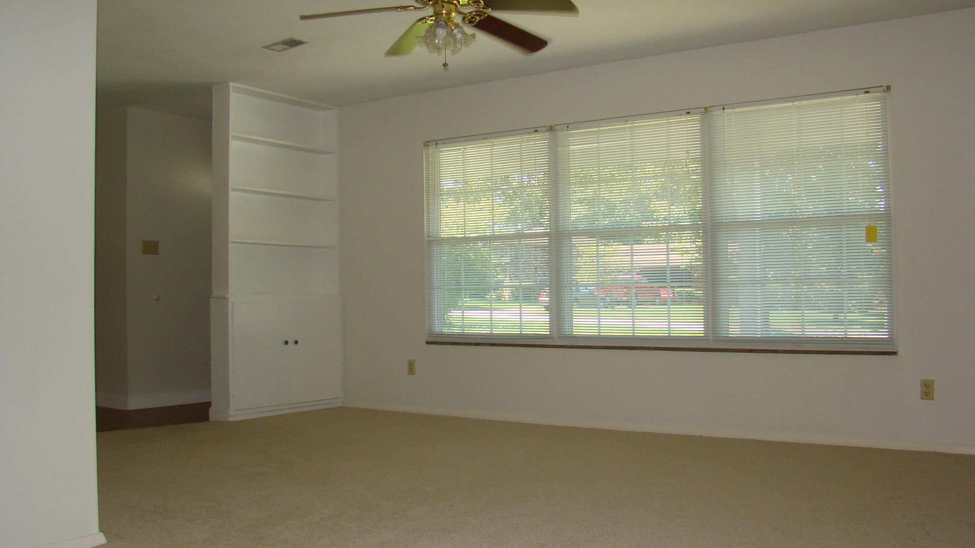 124 Killarney Road Knoxville, TN 37923 - Photo 2 of 15 Livingroom