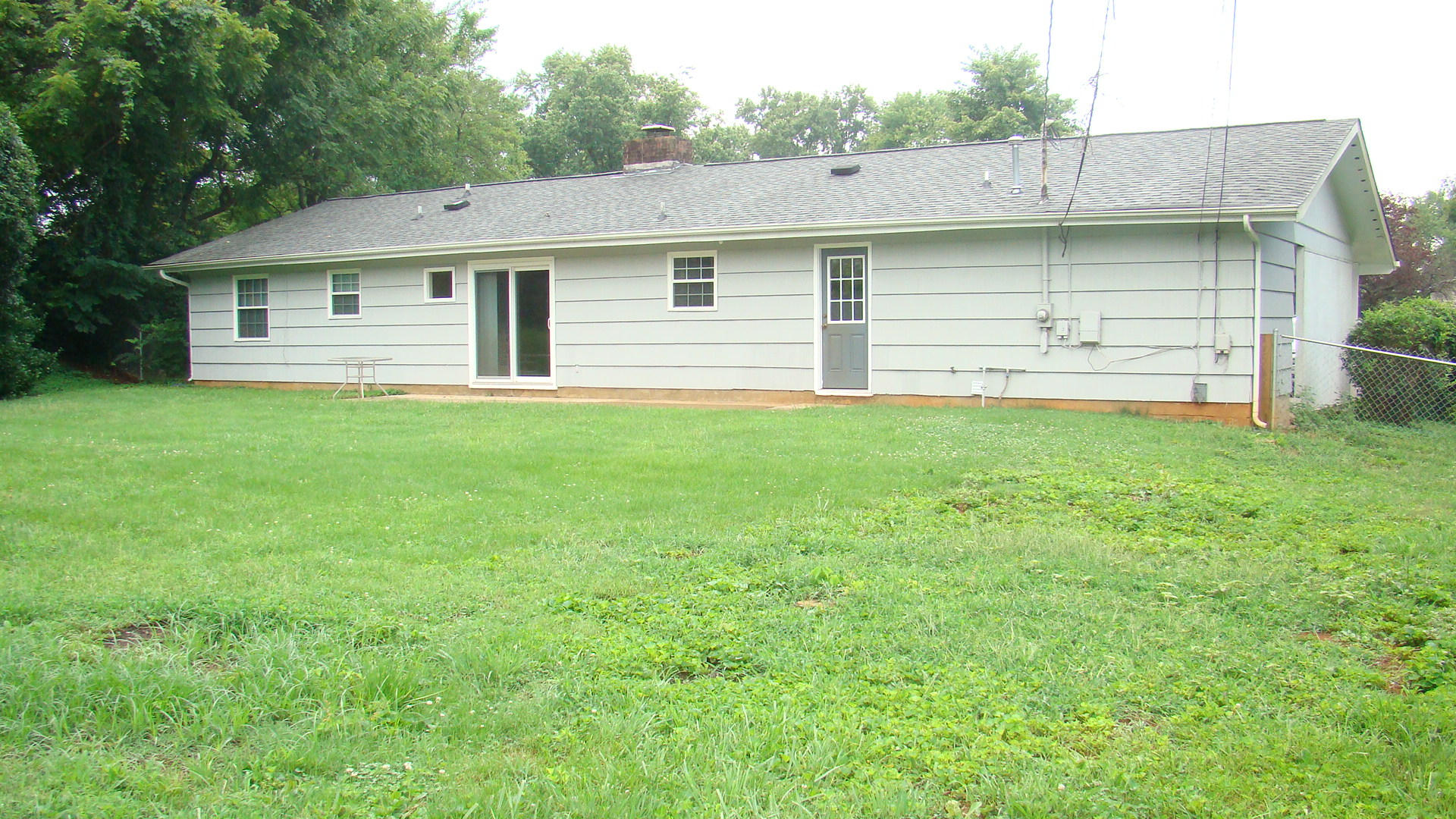 124 Killarney Road Knoxville, TN 37923 - Photo 15 of 15 Large Backyard