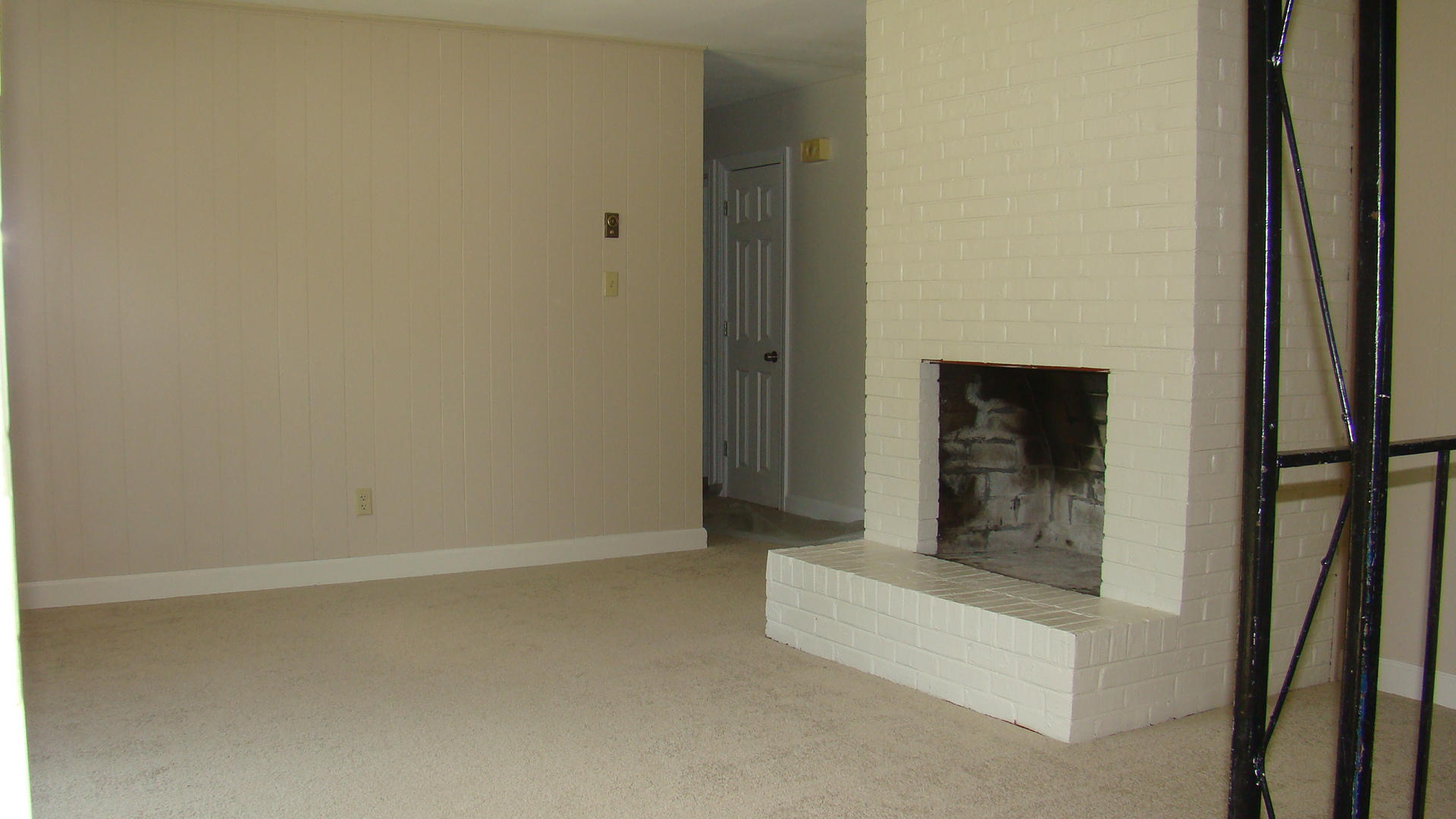 124 Killarney Road Knoxville, TN 37923 - Photo 7 of 15 Den view 2