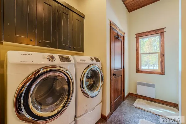 $830,000 | 4062 Southgate, Island Park, ID 83429