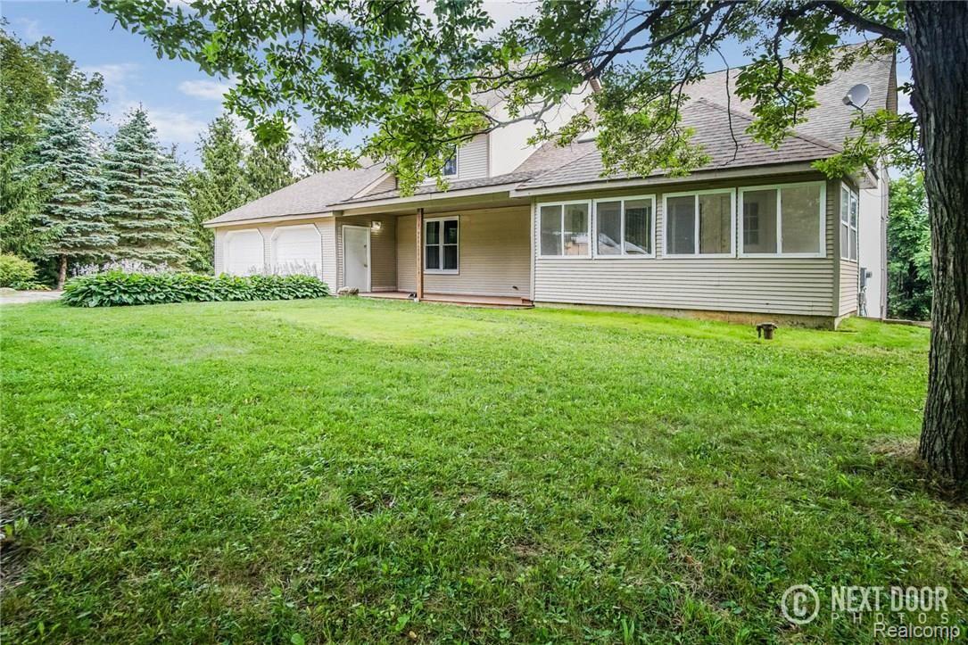 13151 Rohn Road Fenton, MI 48430 - Photo 2 of 53 DSC04442.jpg