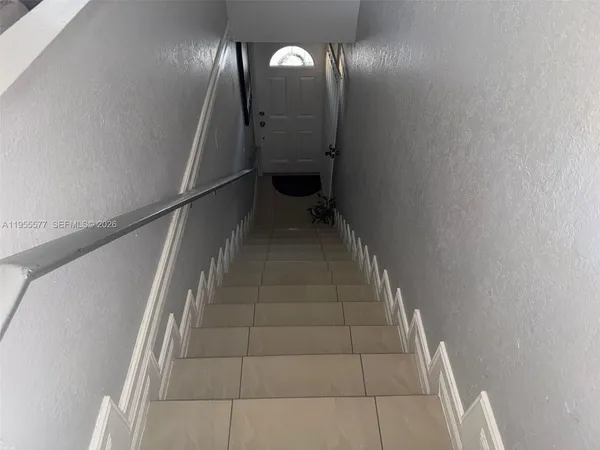 $2,700 | 3375 West 76th Street, Unit 223, Hialeah, FL 33018