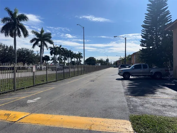 $2,700 | 3375 West 76th Street, Unit 223, Hialeah, FL 33018