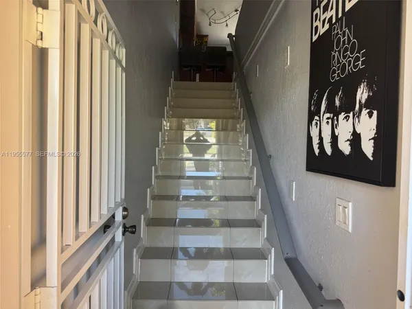 $2,700 | 3375 West 76th Street, Unit 223, Hialeah, FL 33018