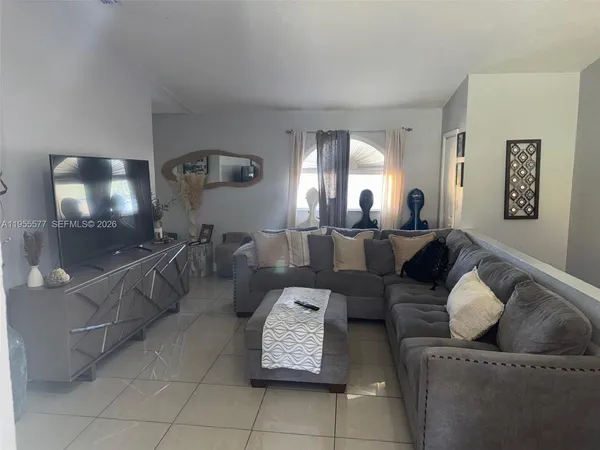 $2,700 | 3375 West 76th Street, Unit 223, Hialeah, FL 33018
