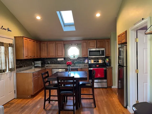 $374,900 | 32 Doreen Way, Carver, MA 02330