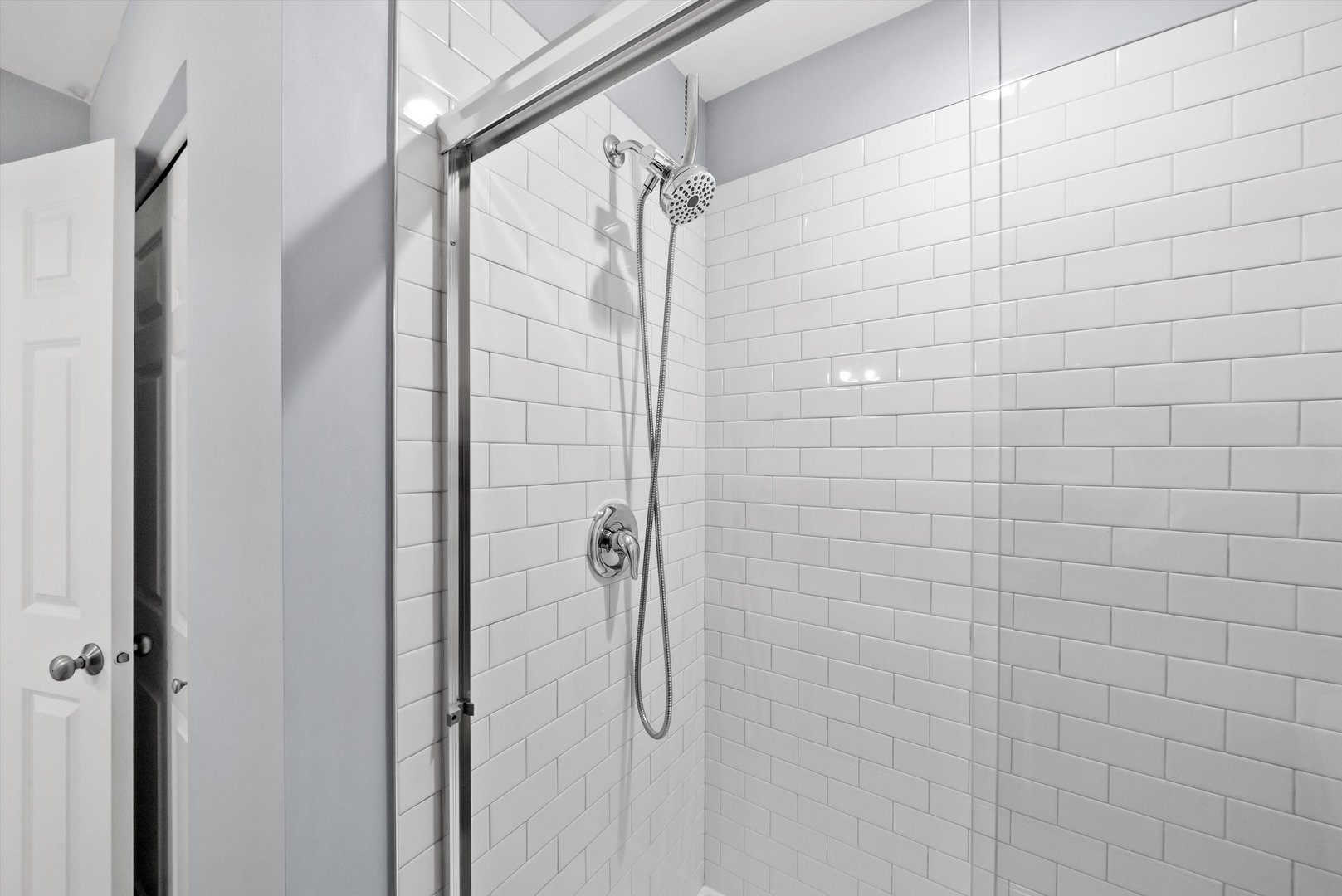 4177 Irving Road Aurora, IL 60504 - Photo 32 of 39 a bathroom with a shower