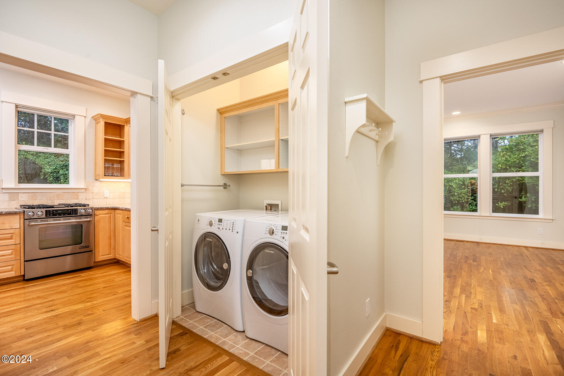 160 Southwest 61 Street Newport, OR 97366 - Photo 14 of 52 Laundry