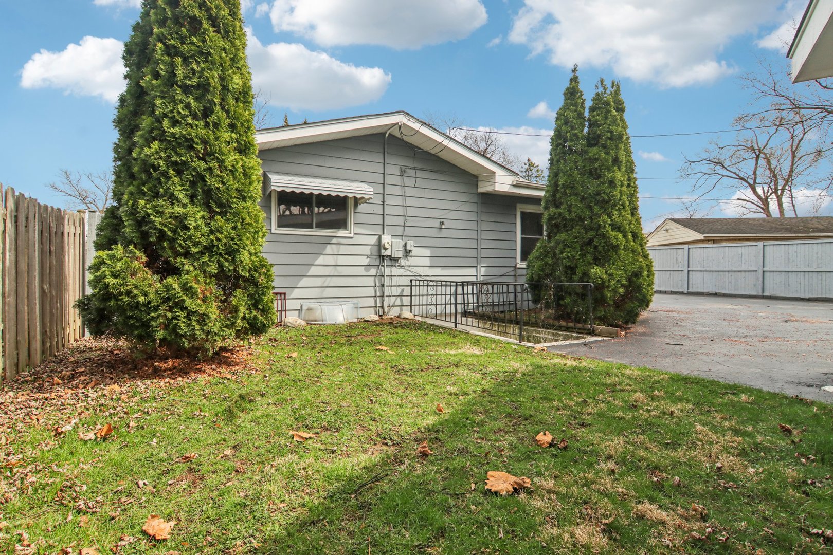 238 West Frontage Road Northfield, IL 60093 - Photo 14 of 16 a view of a house with a yard