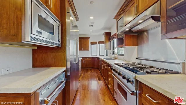 $8,800 | 3311 Deronda Drive, Los Angeles, CA 90068