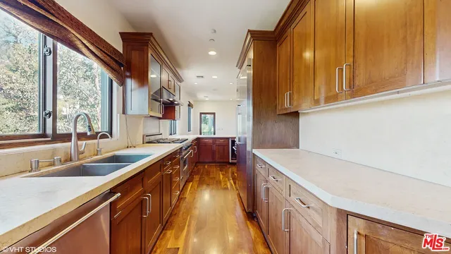 $8,800 | 3311 Deronda Drive, Los Angeles, CA 90068