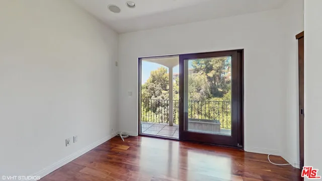 $8,800 | 3311 Deronda Drive, Los Angeles, CA 90068