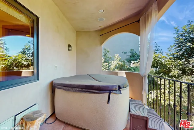 $8,800 | 3311 Deronda Drive, Los Angeles, CA 90068