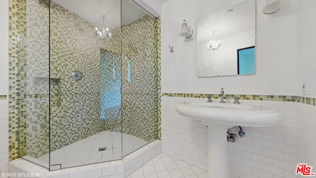 $8,800 | 3311 Deronda Drive, Los Angeles, CA 90068