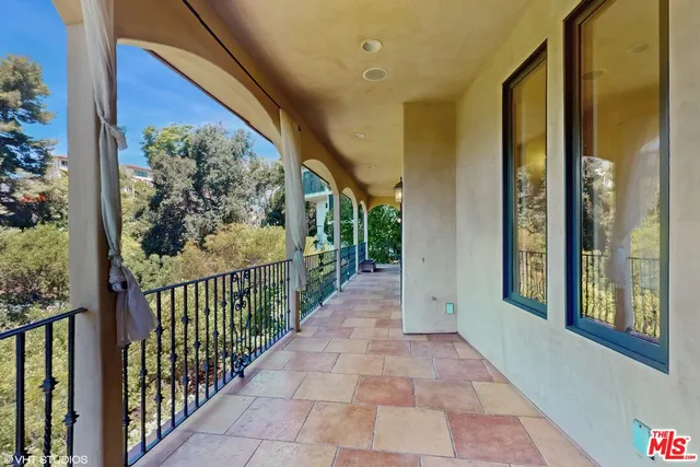 $8,800 | 3311 Deronda Drive, Los Angeles, CA 90068