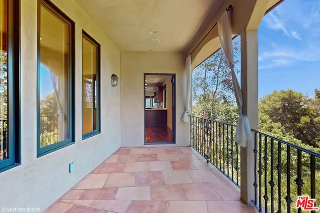 $8,800 | 3311 Deronda Drive, Los Angeles, CA 90068