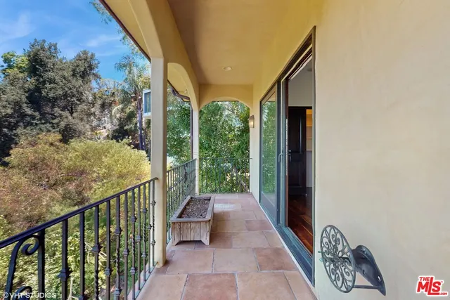 $8,800 | 3311 Deronda Drive, Los Angeles, CA 90068