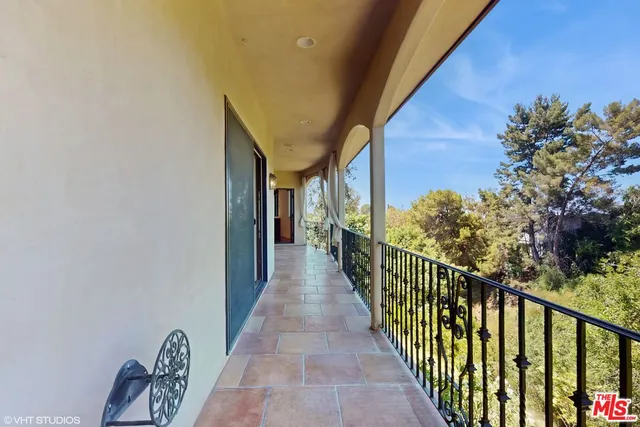 $8,800 | 3311 Deronda Drive, Los Angeles, CA 90068