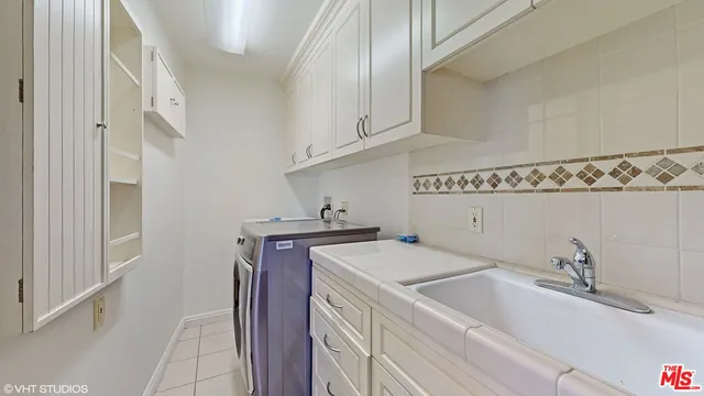 $8,800 | 3311 Deronda Drive, Los Angeles, CA 90068