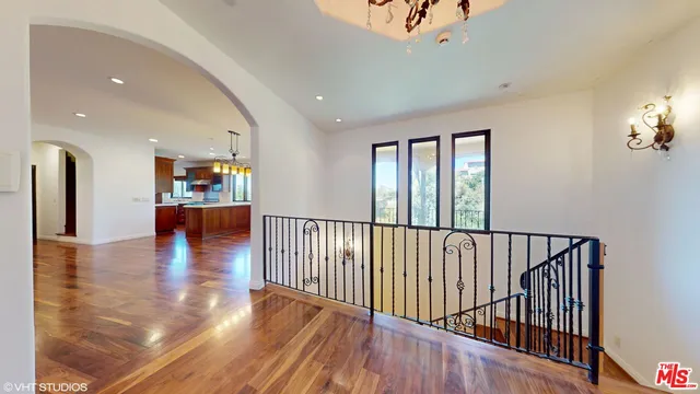 $8,800 | 3311 Deronda Drive, Los Angeles, CA 90068