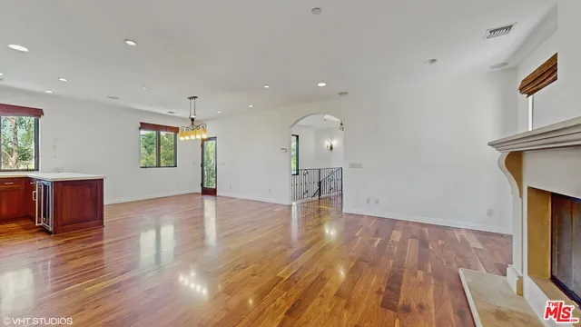 $8,800 | 3311 Deronda Drive, Los Angeles, CA 90068