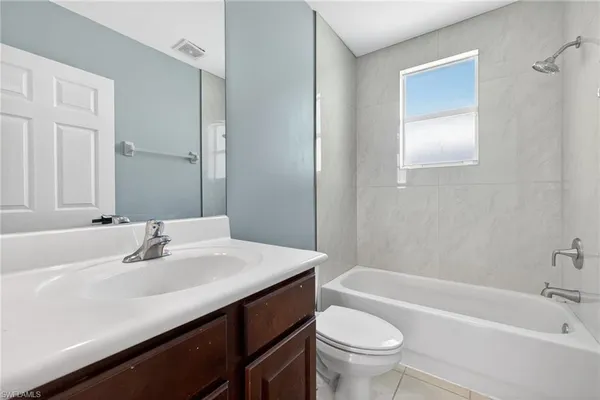 $669,000 | 9734 Silvercreek Court, Estero, FL 33928