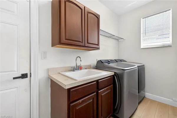 $669,000 | 9734 Silvercreek Court, Estero, FL 33928