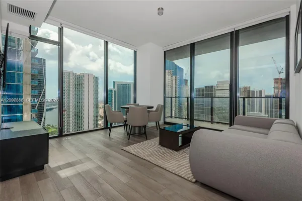 $4,800 | 20 Northeast 11th Street, Unit 4404, Miami, FL 33132