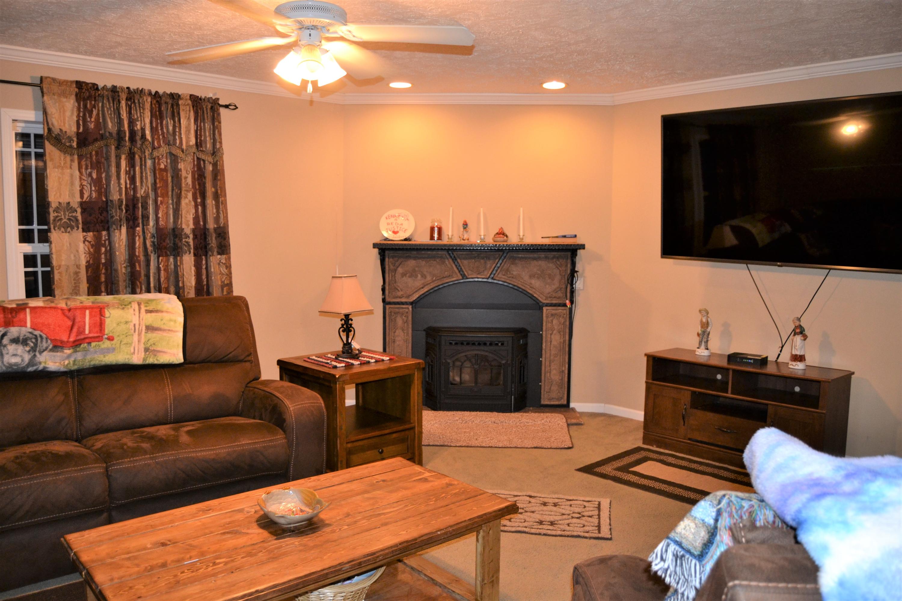 1419 Turkey Blind Road Crossville, TN 38572 - Photo 12 of 32 Living