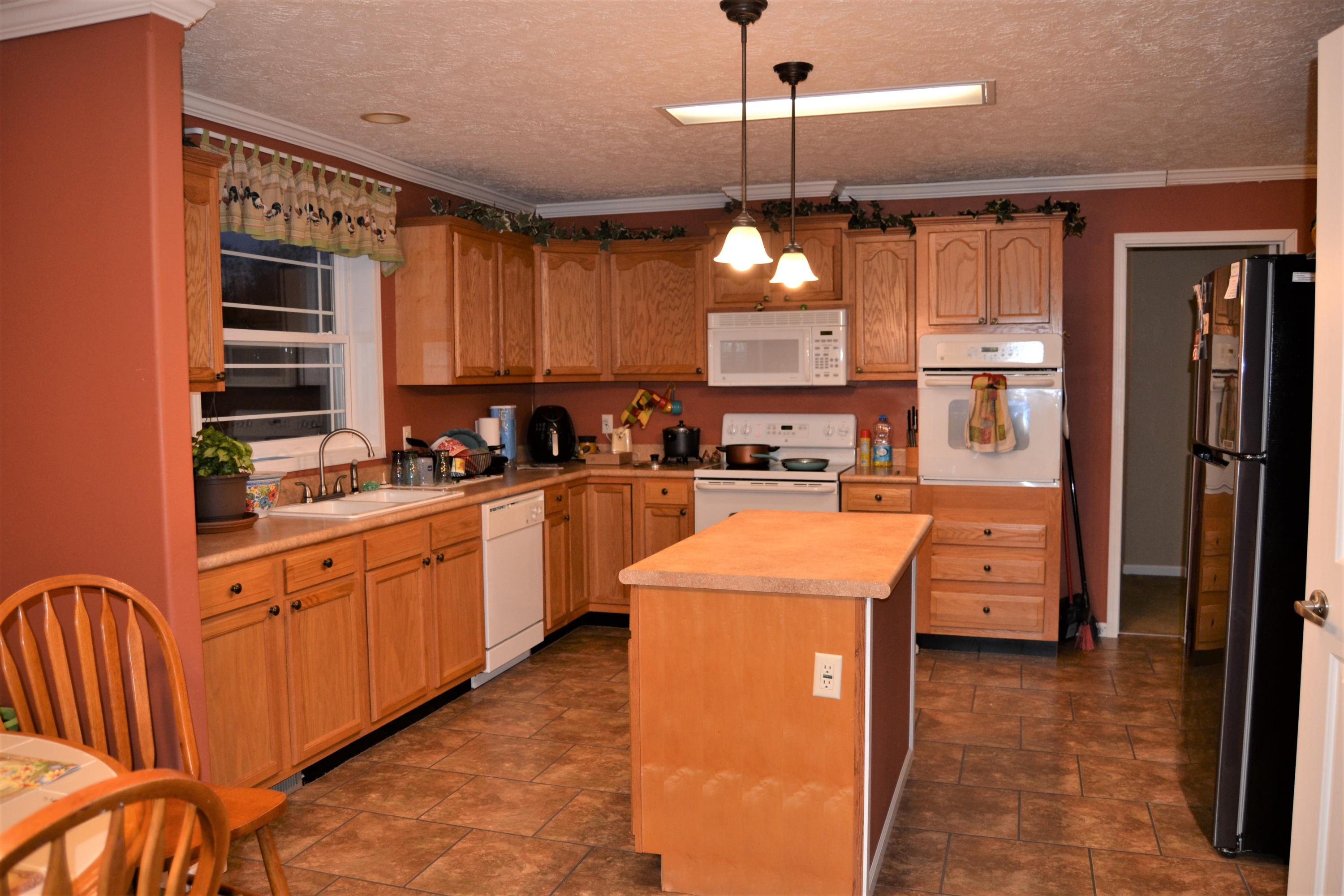 1419 Turkey Blind Road Crossville, TN 38572 - Photo 13 of 32 Kitchen