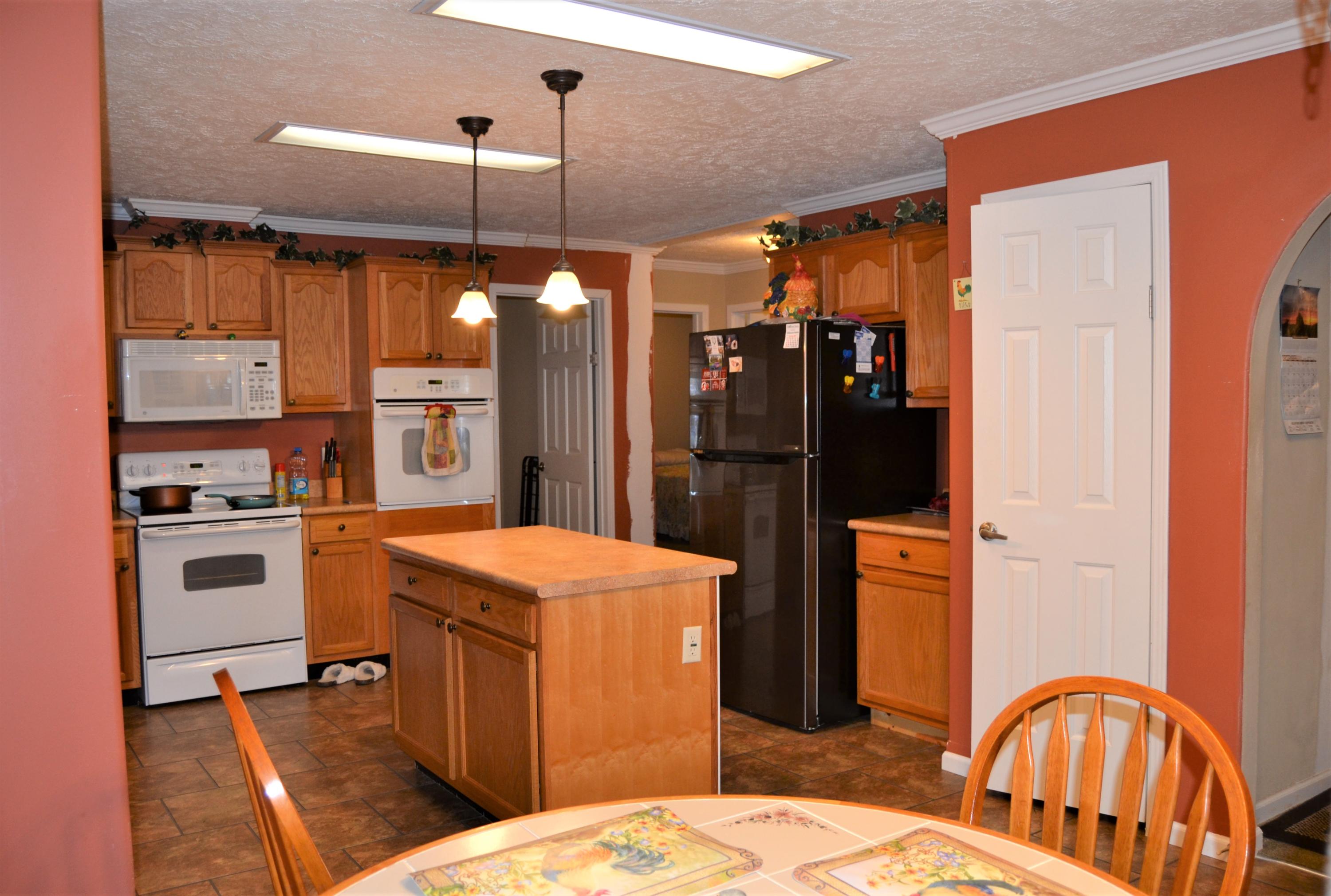 1419 Turkey Blind Road Crossville, TN 38572 - Photo 14 of 32 Kitchen
