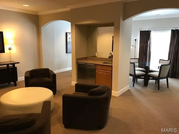 $1,750 | 1251 Strassner Drive, Unit 2303, Brentwood, MO 63144