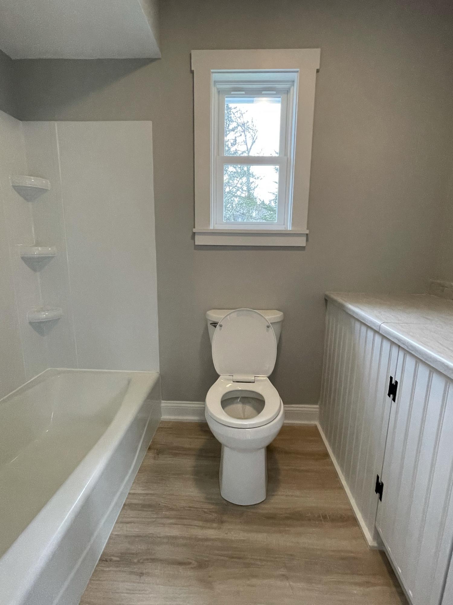 347 Ocean Point Road Boothbay, ME 04544 - Photo 9 of 25 Apt. #3 Bathroom