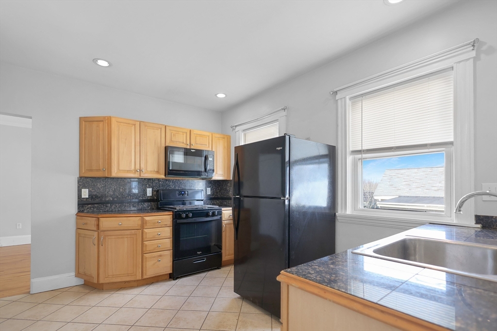 8 Cedar Street, Unit 6 Haverhill, MA 01830 - Photo 4 of 21