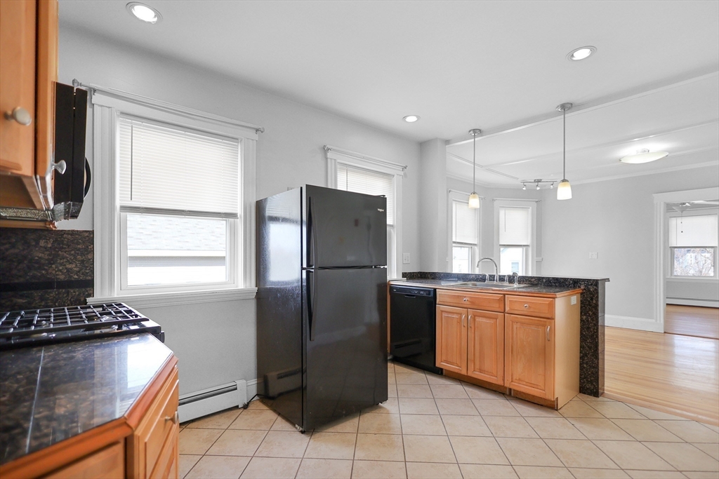 8 Cedar Street, Unit 6 Haverhill, MA 01830 - Photo 5 of 21