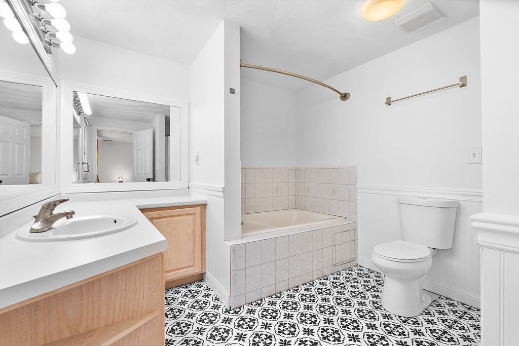 25 Dexter Road Melrose, MA 02176 - Photo 23 of 42