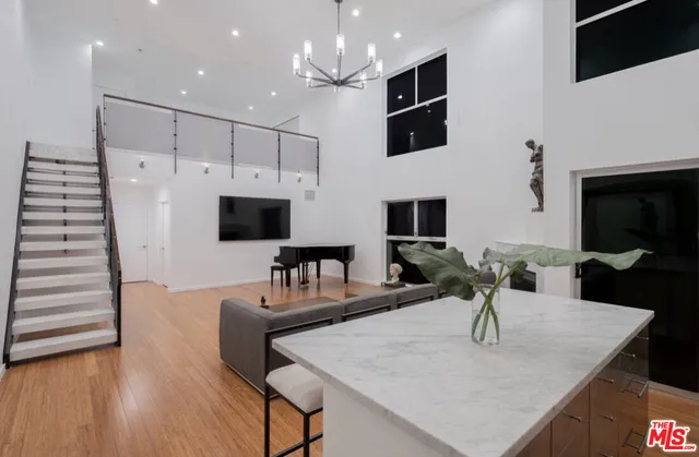 $5,495 | 7062 Hawthorn Avenue, Unit A2, Los Angeles, CA 90028