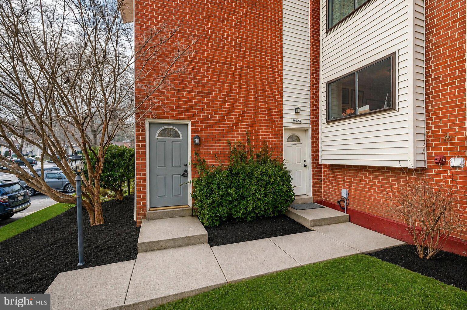 9424 Merryrest Road Columbia, MD 21045 - Photo 2 of 15 PRIVATE ENTRENACE