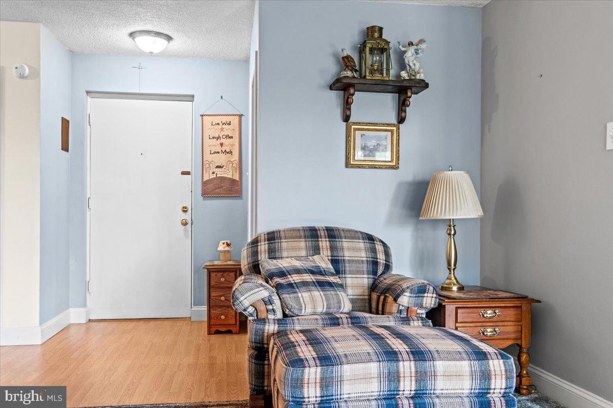 201 Cuthbert Boulevard, Unit D50 Haddon Township, NJ 08107 - Photo 2 of 46 Foyer entrance