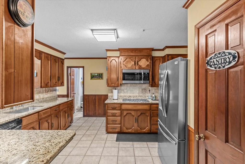 2118 Stonebridge Road Dothan, AL 36301 - Photo 12 of 54 Kitchen