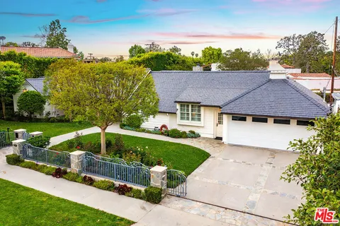 $4,295,000 | 9921 Toluca Lake Avenue, Toluca Lake, CA 91602