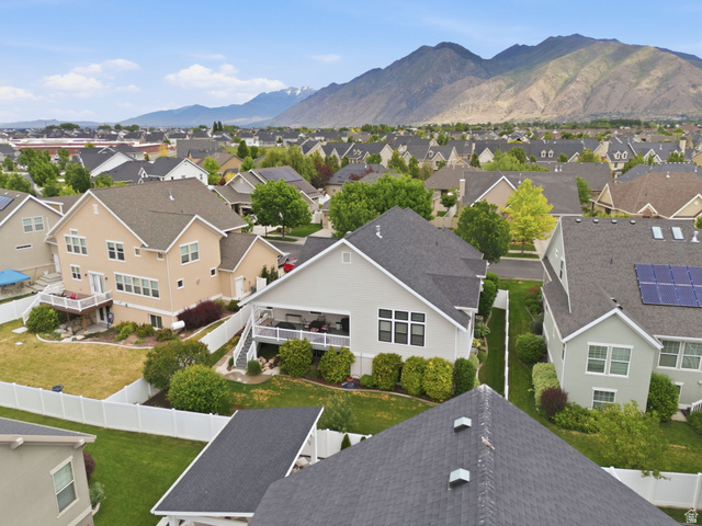 2109 Sunflower Lane Mapleton, UT 84664 - Photo 10 of 43 Beautiful Rambler Home w/Mountain Views! Professional Landscaping, Large Front Porch, Large Covered Back Deck & Separate Basement Entrance