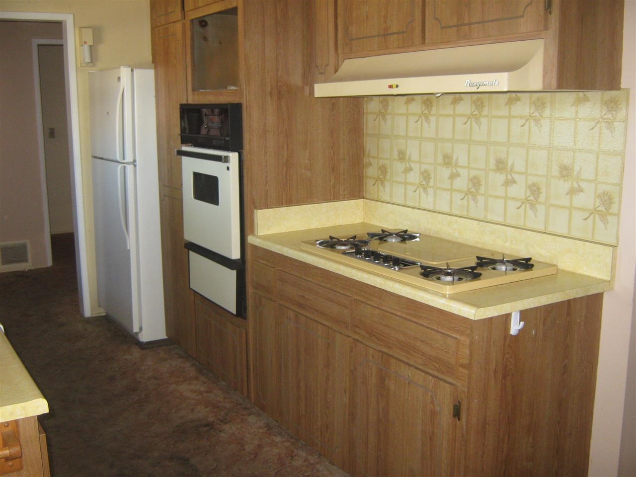 9302 Oakbourne Road Santee, CA 92071 - Photo 2 of 25