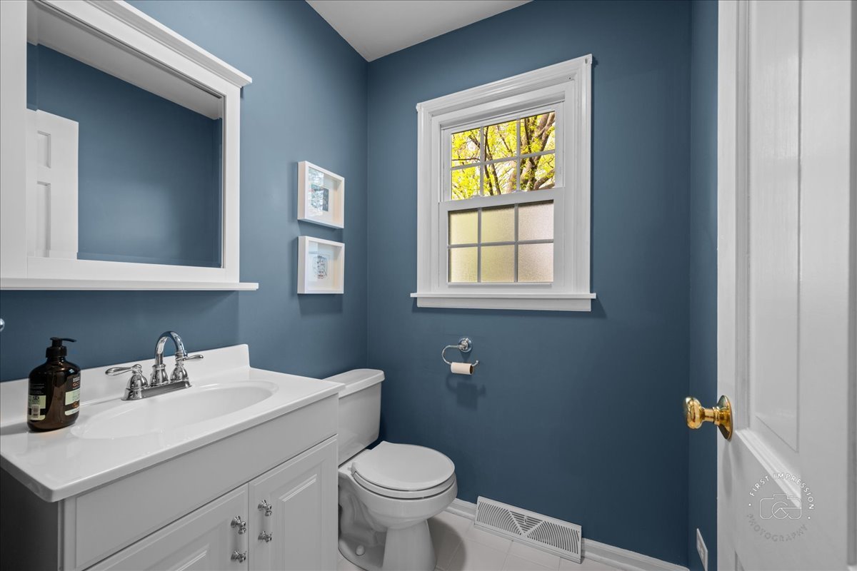 1209 North Loomis Street Naperville, IL 60563 - Photo 13 of 33